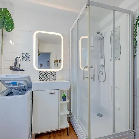 Apartament Le Marcel / Gare De *