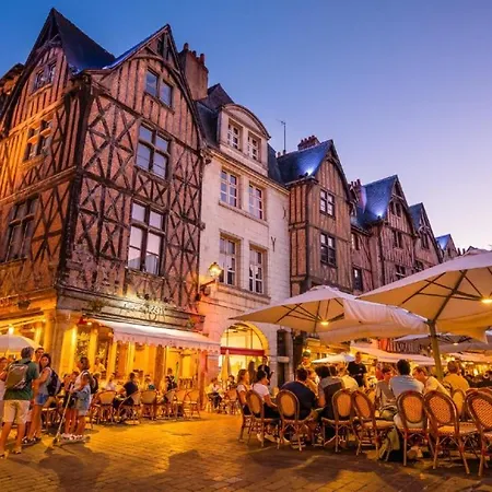 Le Marcel / Gare De Daire