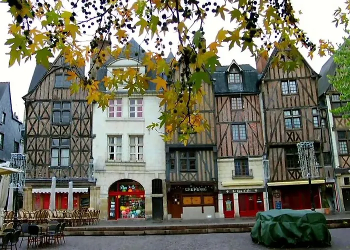 Le Marcel / Gare De *