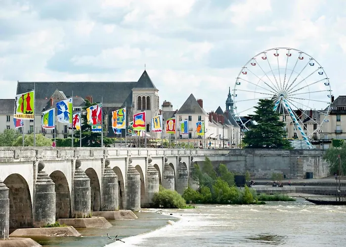 Le Marcel / Gare De Apartment *